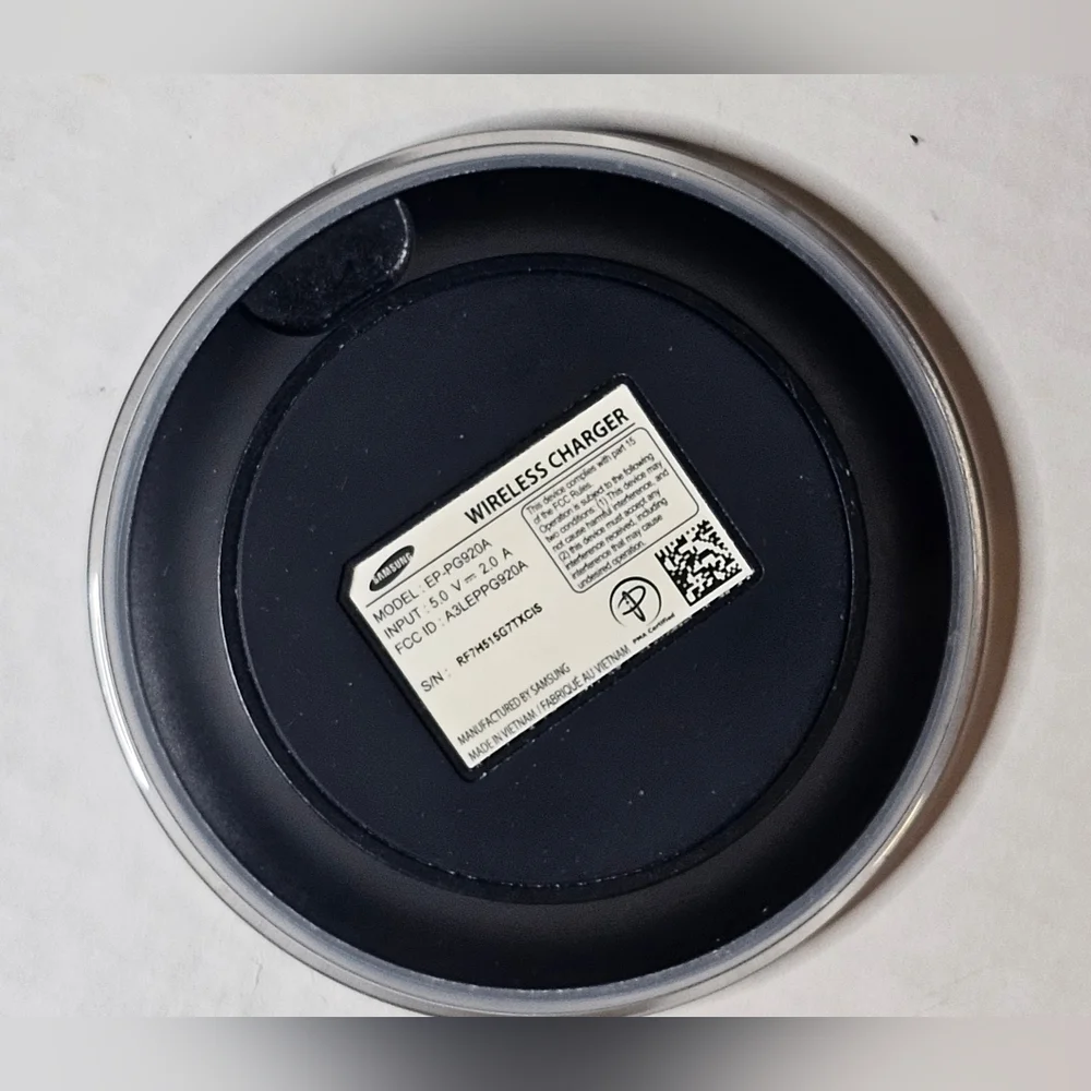 [Samsung] Qi Certified Wireless Charging Pad with 2A Wall Charger